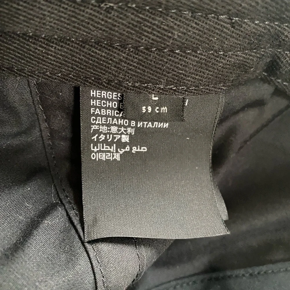 Balenciaga Black Logo Cap - Picture 5 of 6